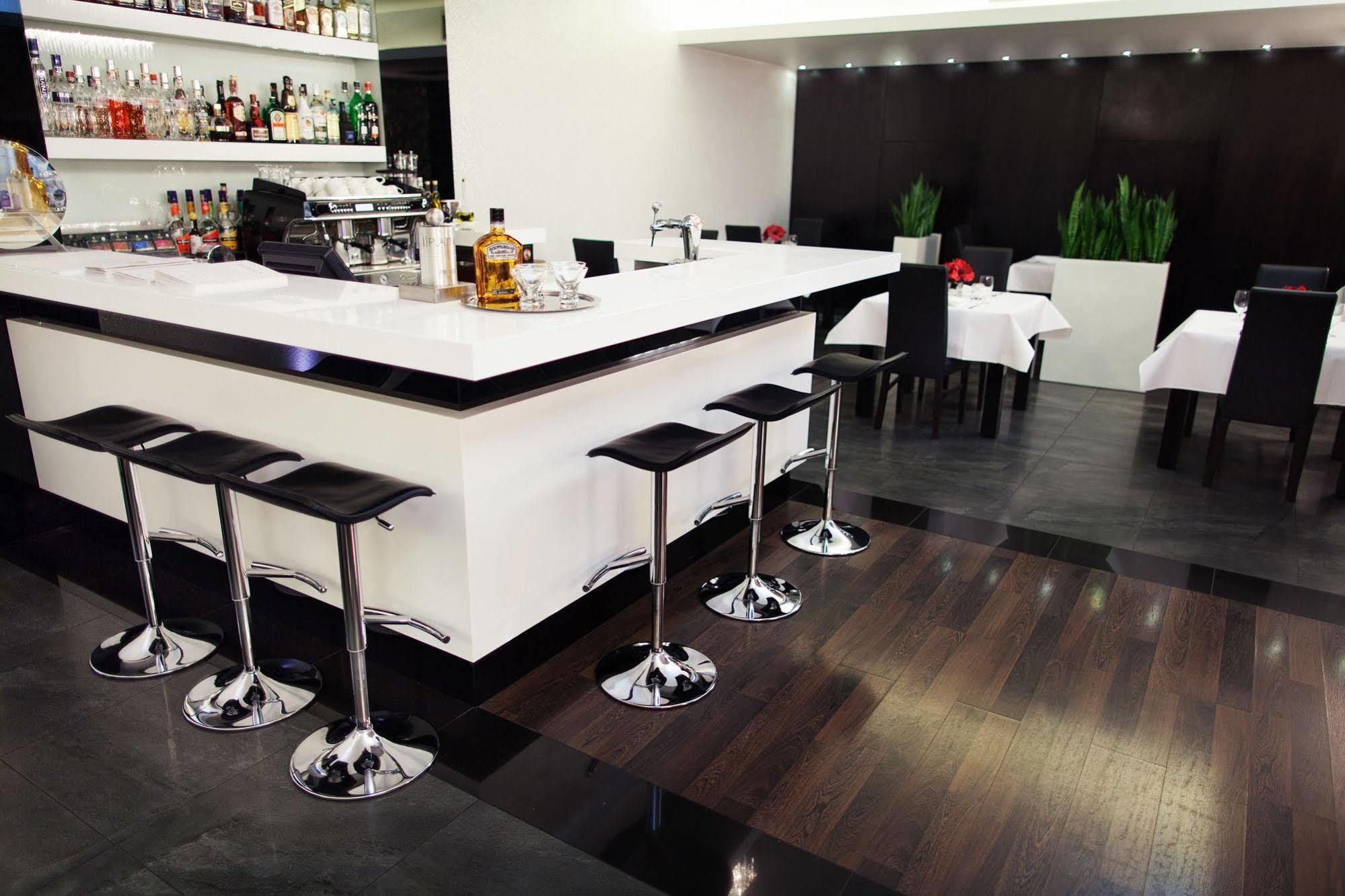 Hotel Queen Boutique 4*