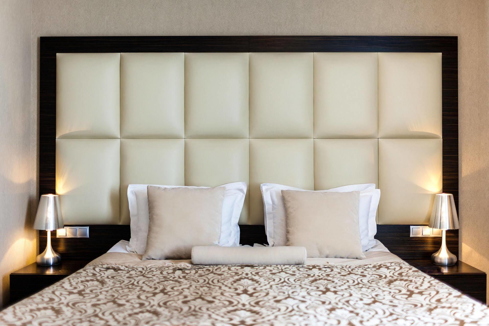 Queen Boutique Hotel 4*